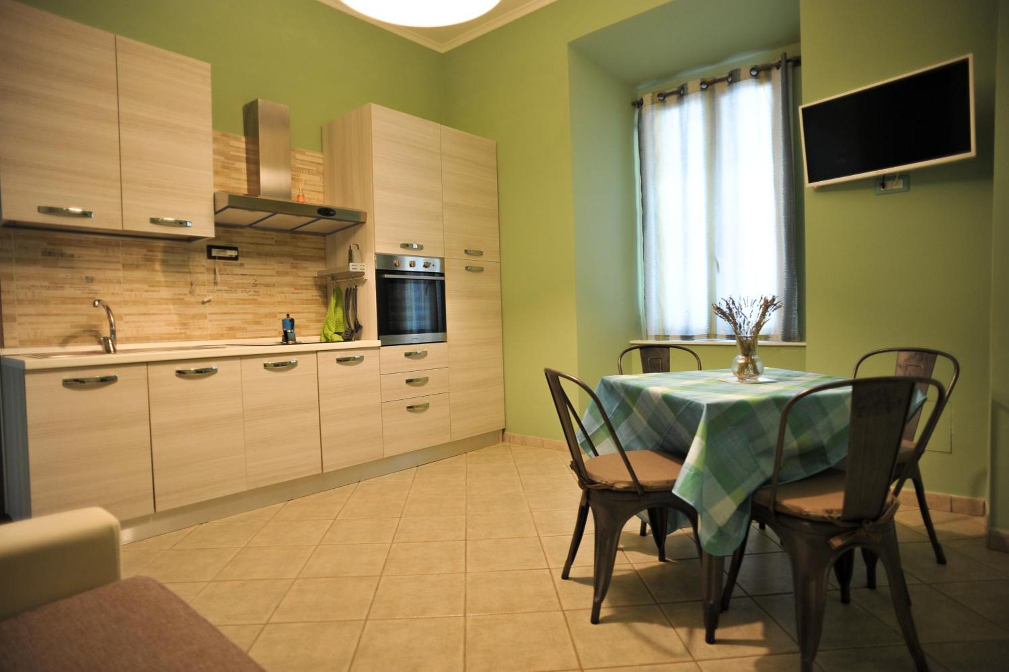 In Center Apartaments Salerno Exterior photo