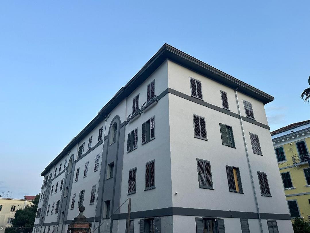 In Center Apartaments Salerno Exterior photo